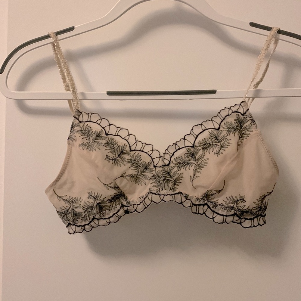 Mesh bralette with black floral details